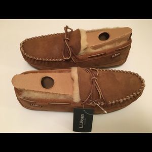 Men’a wicked moccasins.